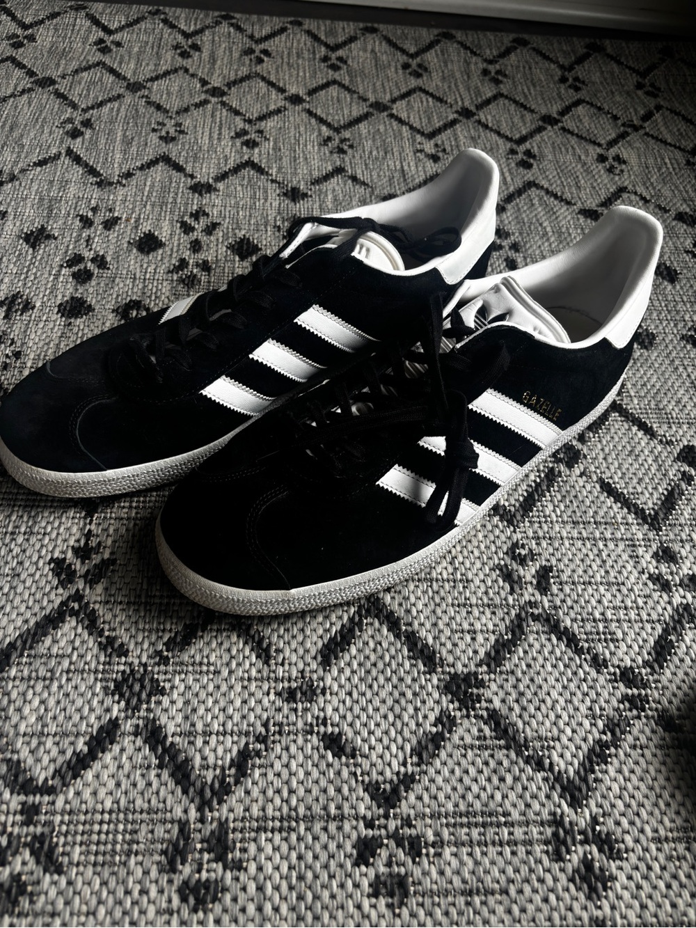 adidas Gazelle Men's Suede Sneakers - Black/White
